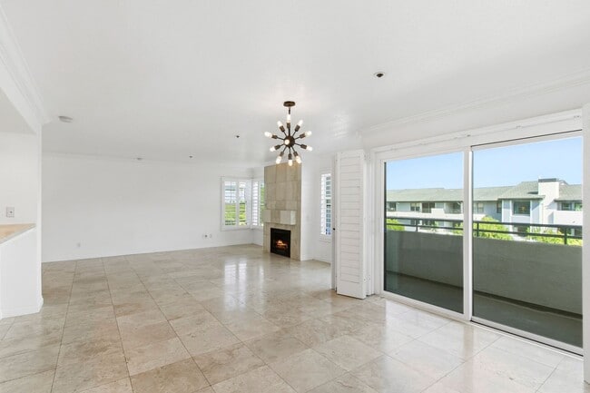 Building Photo - Spacious Luxury Home With Ocean and Newport Harbor Views