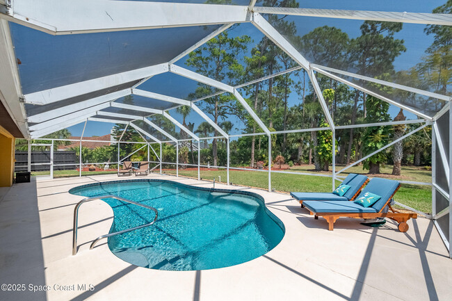 Building Photo - 3789 Peacock Dr