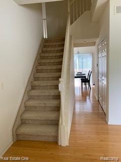 Building Photo - 41719 Sleepy Hollow Dr