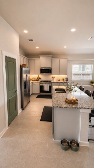 Building Photo - 2405 Village Azalea Dr