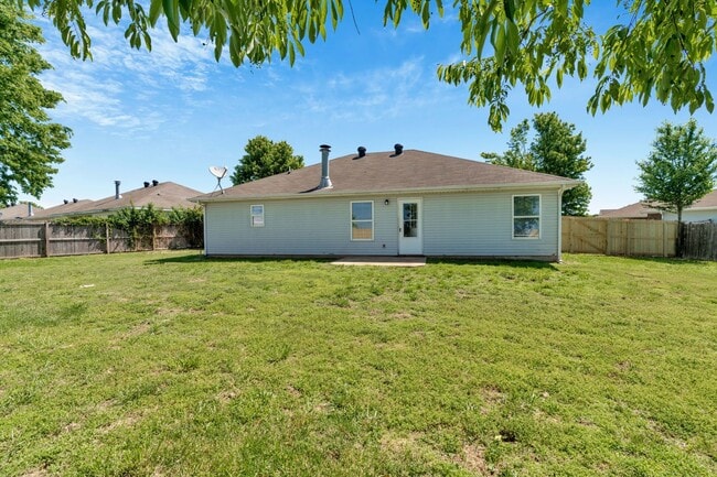 Building Photo - Beautiful 4-bedroom 2 bath Home in Bentonville!