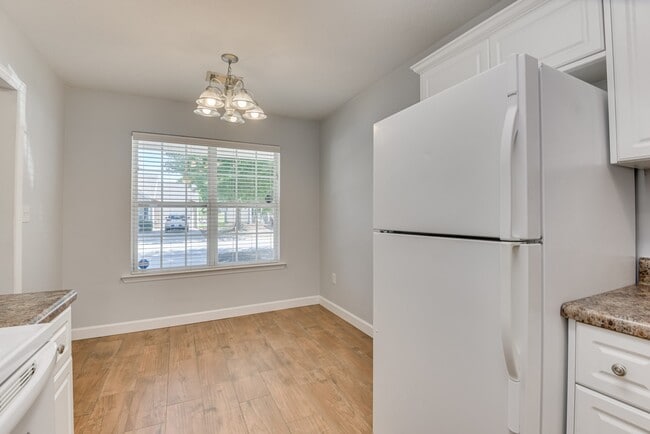 Building Photo - 1609 Bradley Way