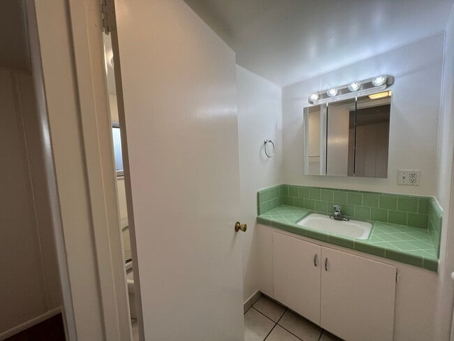 Building Photo - 486 Trinidad St