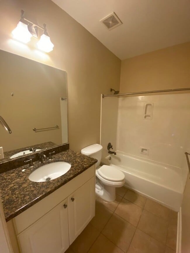 Building Photo - Charming 2-bedroom Condo- Old Shandon