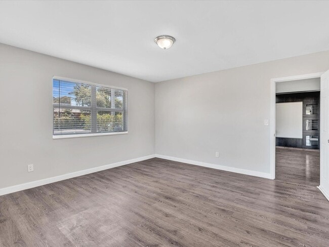 Building Photo - 54 SW 16th St