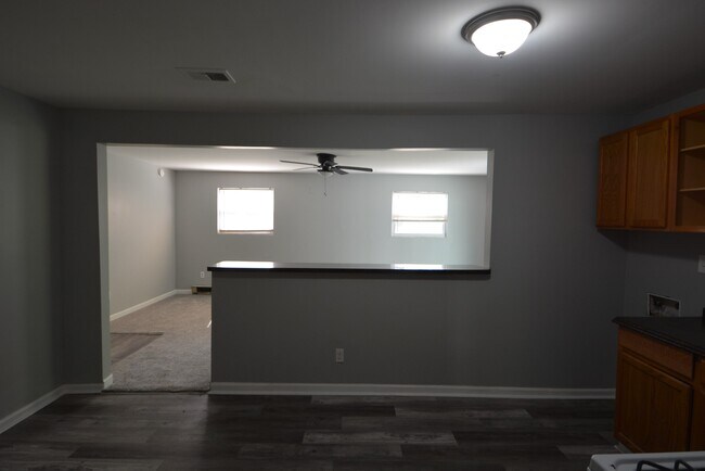 Building Photo - 10032 Regency Ct