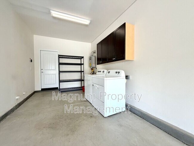 Building Photo - 34124 Thistlewood Ave