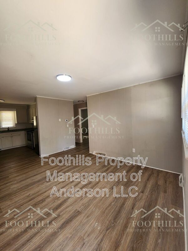 Building Photo - 202 Kennemore St