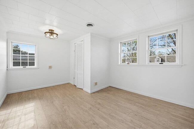 Building Photo - 11 Berry St