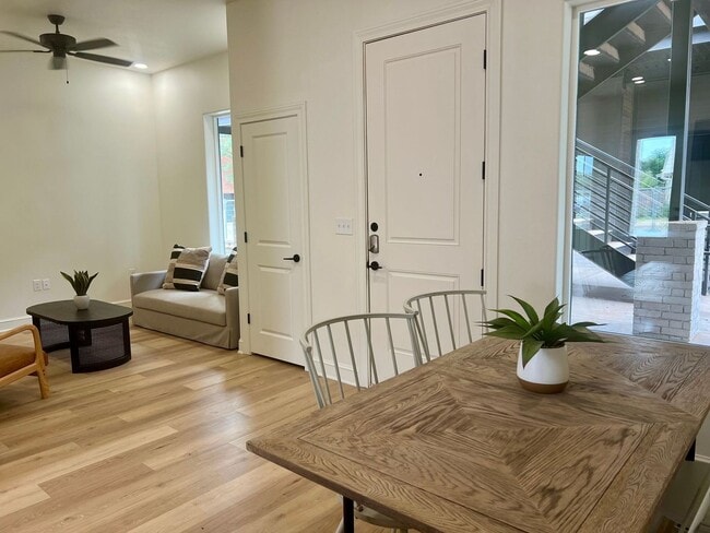 Building Photo - The Court At Overton