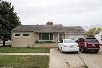 Building Photo - 1224 6th Ave NE