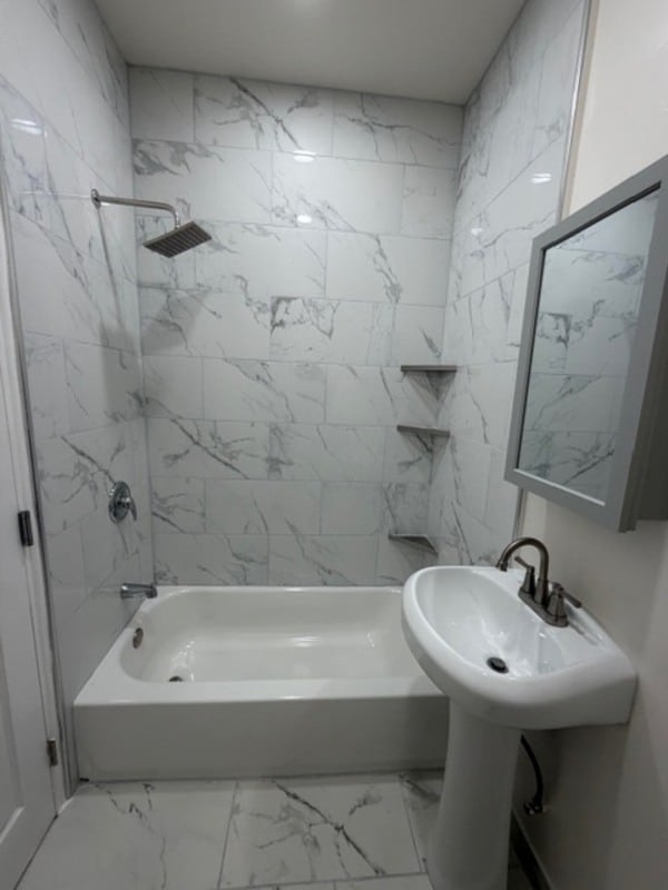 Building Photo - 334 Heliotrope Dr