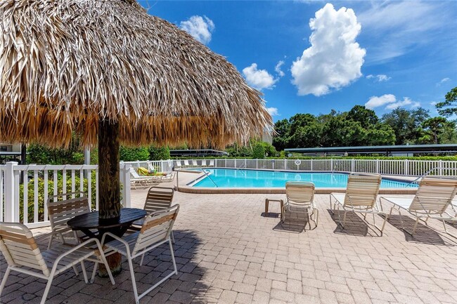 Building Photo - 2700 Cove Cay Dr