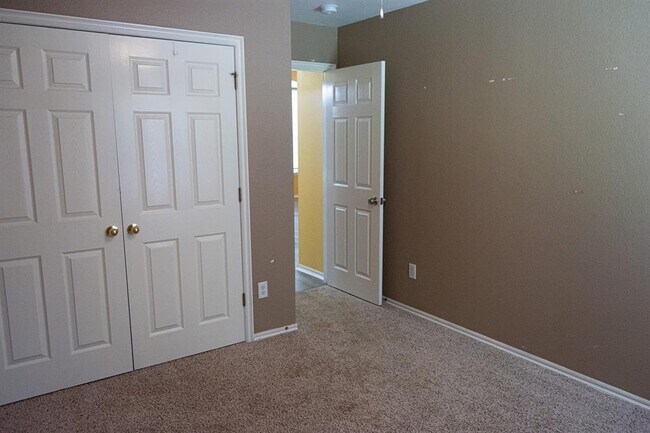 Building Photo - 4016 Bald Eagle Dr