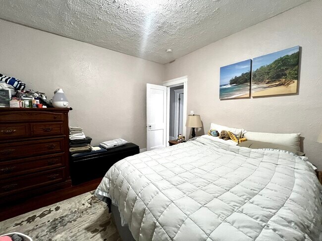 Building Photo - 12 Bailey St