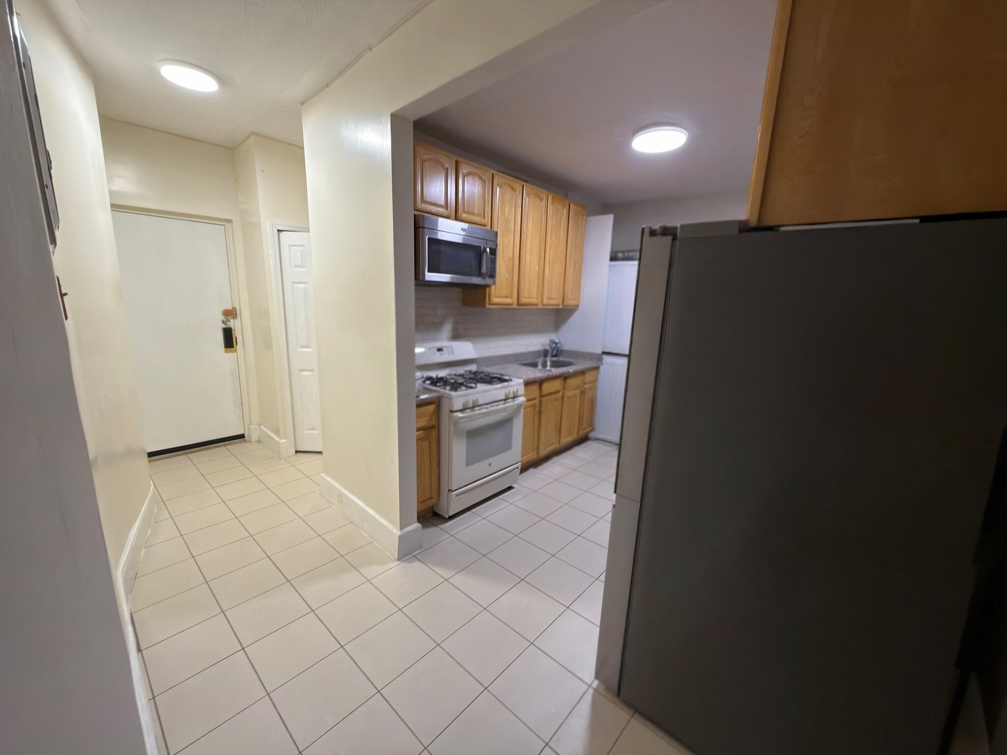 Building Photo - 2128 Newtown Ave