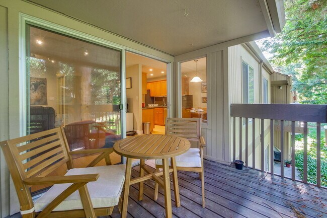 Building Photo - Fully Furnished Condo near Downtown Mountain View & Stevens Creek Trail