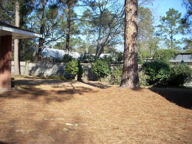 Building Photo - Located Off Macon Road!