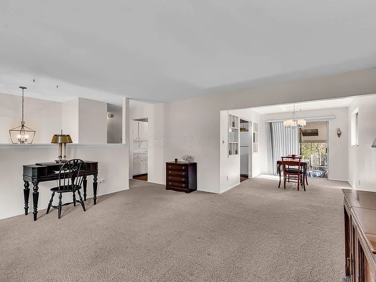 Building Photo - 300 Brookhaven Dr E