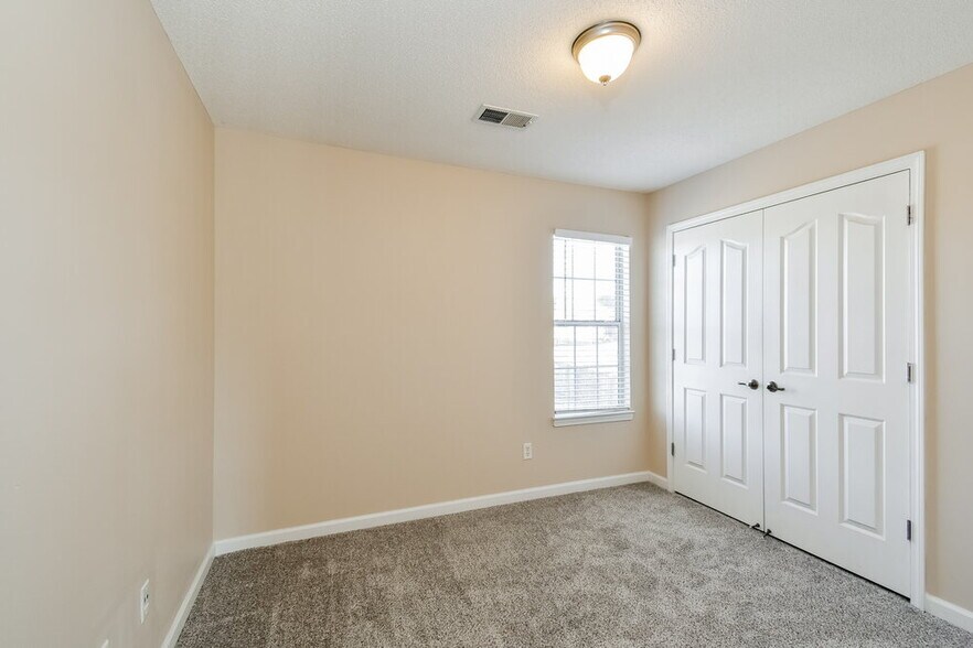 Building Photo - 2670 Pinnacle Dr