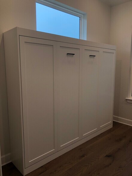 Flex Space/Office Murphy Bed - 209 Cruising Oak St
