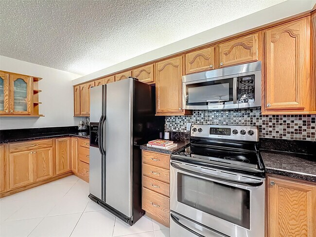 Building Photo - 1101 River Reach Dr