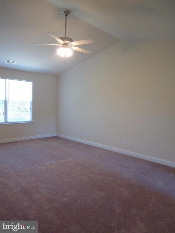 Building Photo - 10302 Bluebird Ct