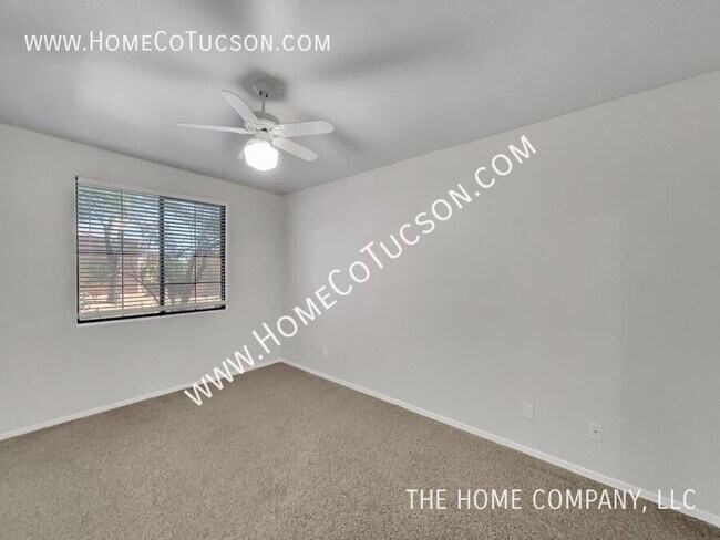Building Photo - 6325 N Calle Del Halcon