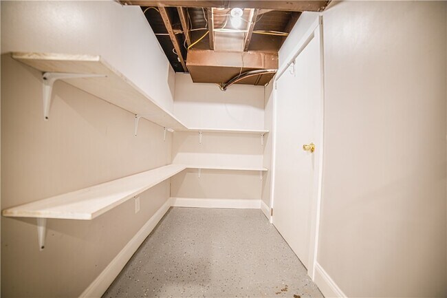 Building Photo - 1108 Highland St