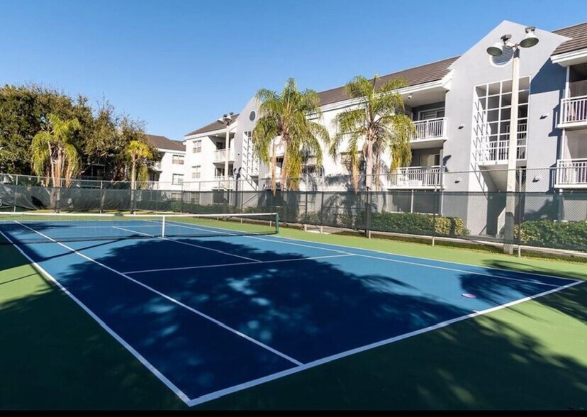 Building Photo - 8520 SW 212th St