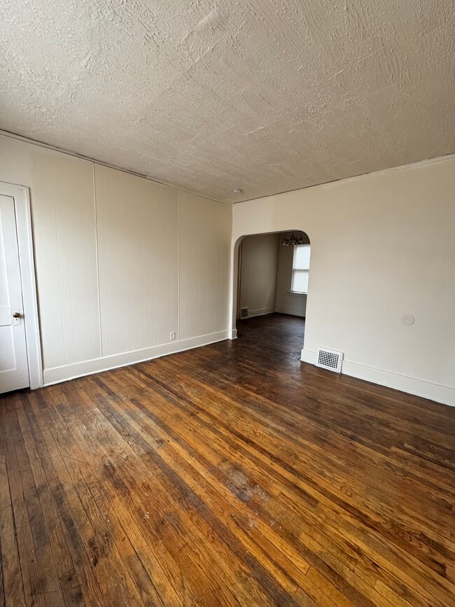 Building Photo - 10435 Fullerton Ave