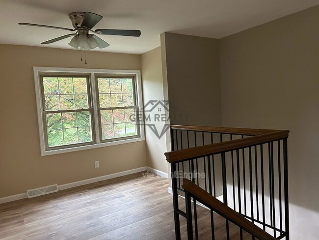 Building Photo - 100 Kendallwood Dr