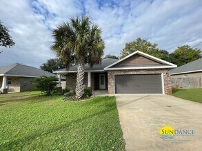 Building Photo - Gorgeous 3 Bedroom Home in Mary Esther!