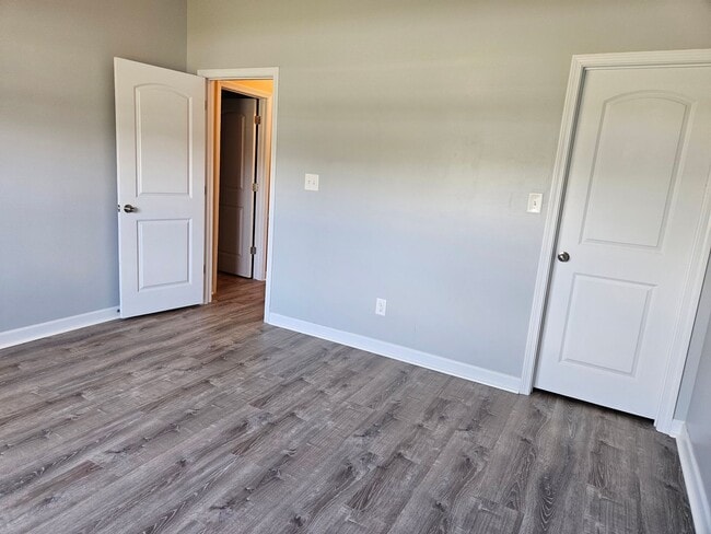 Building Photo - 3 Bedroom, 2 bath unfurnished home located in Bridgeport Community in Sneads Ferry