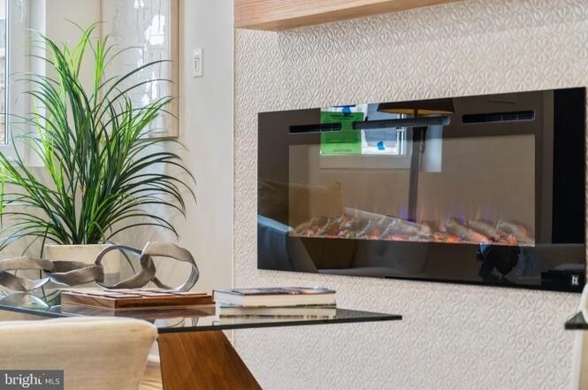 Building Photo - 331 W St NE