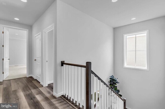 Building Photo - 41919 Spring Air Dr