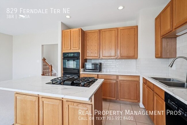 Building Photo - 829 Ferndale Terrace NE