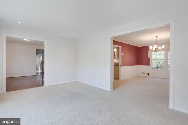 Building Photo - 9369 Tovito Dr