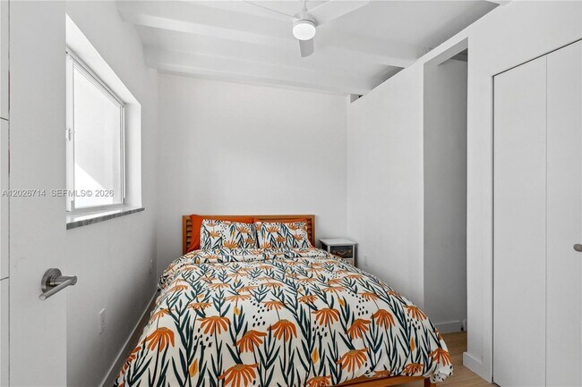 Building Photo - 325 Ocean Dr