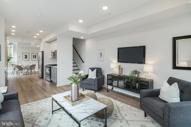 Building Photo - Olde Kensington Two Bedroom Condo