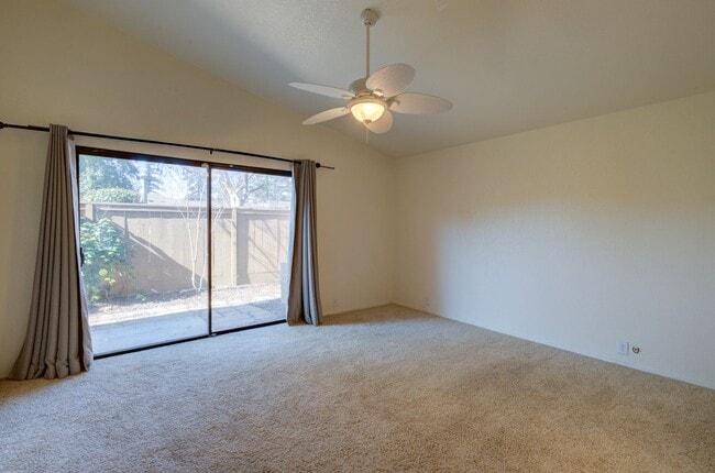 Building Photo - 6260 N Palm Ave