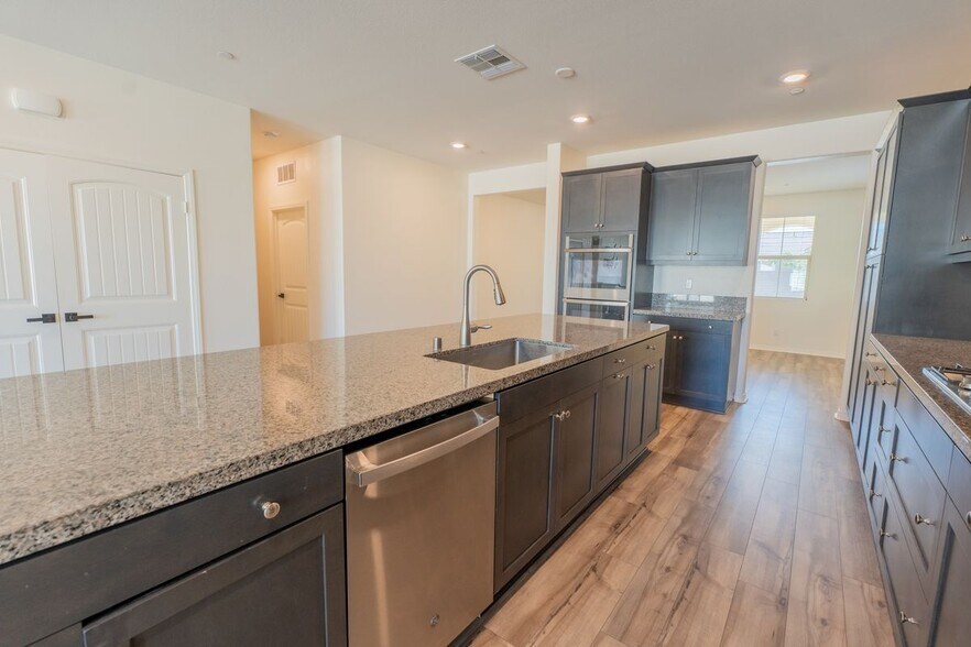 Building Photo - 28954 Copper River Rd