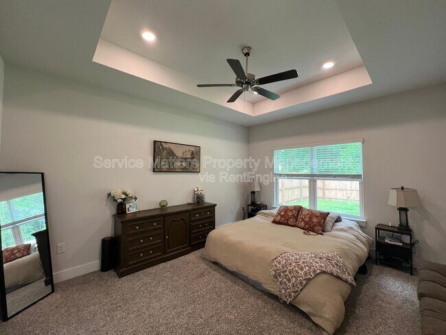 Building Photo - 5881 Cactus Dr