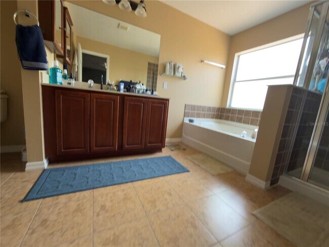 Building Photo - 2552 Aventurine St