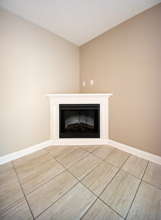 Building Photo - 8217 Lantern Ct
