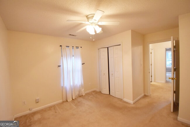 Building Photo - 715 S Fairfield Dr