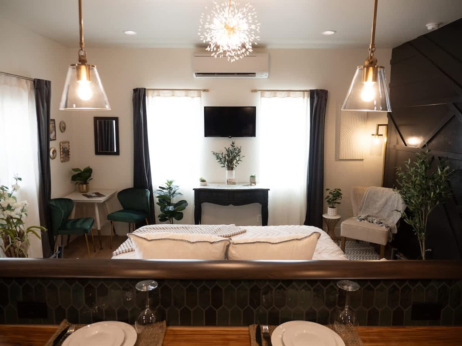 Building Photo - 3413 W Sunset Ave