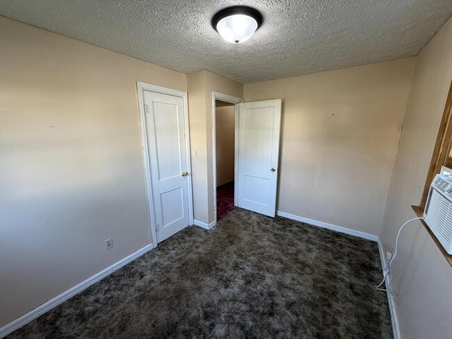 Building Photo - 970 Burdette Addition Rd