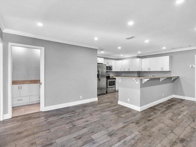 Building Photo - 3880 NW 79th Ave