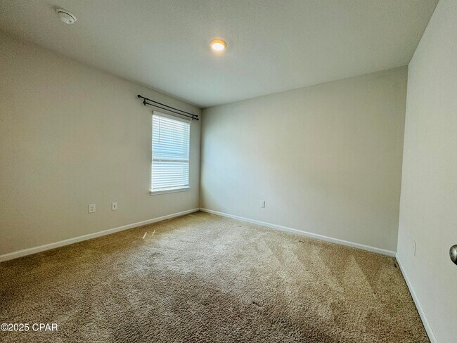 Building Photo - 4011 Silver Spur Rd